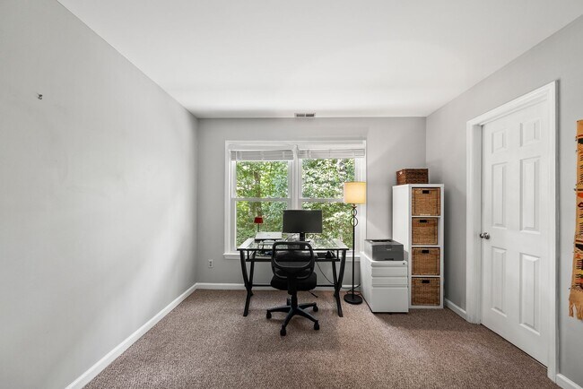 Building Photo - 4006 Kettering Dr