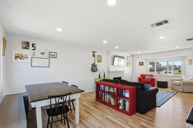 Building Photo - 1100 Merrill Ct