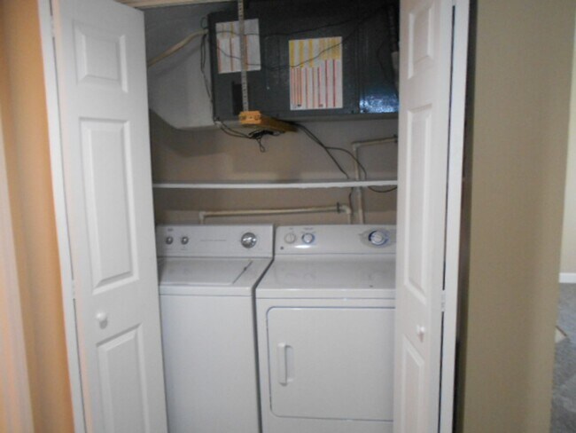 Building Photo - 2 bedroom, 1 bath condo in downtown Conway