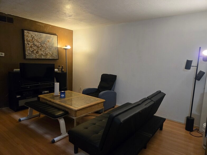 Building Photo - 2321 Highbury Ave