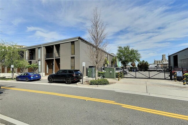 Building Photo - 217 N 12th St