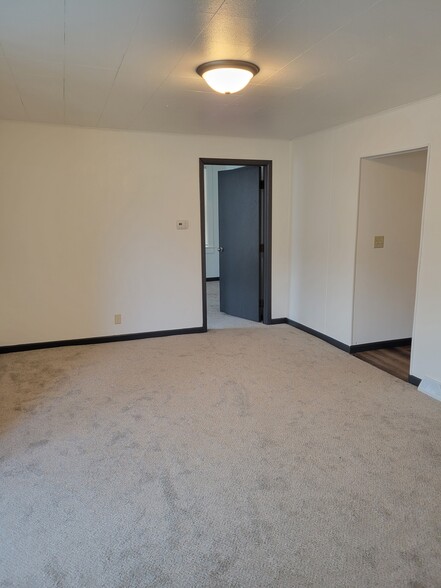 Building Photo - 1528 Denton St