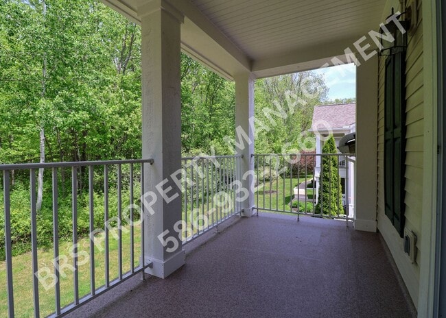 Building Photo - Move-In Ready 2BR Condo with Covered Garage in Harrison Township