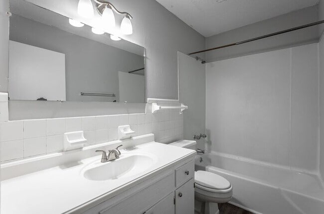 Building Photo - 1407 Mana Ln