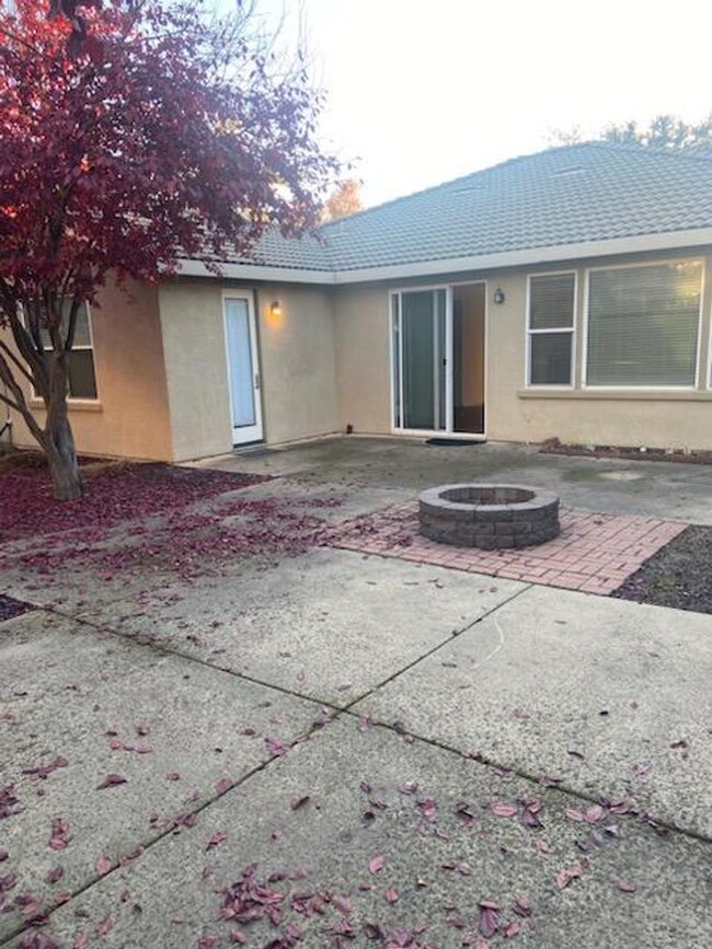 Building Photo - Folsom Parkway 3 Bdrm, 2 bath - Close to s...