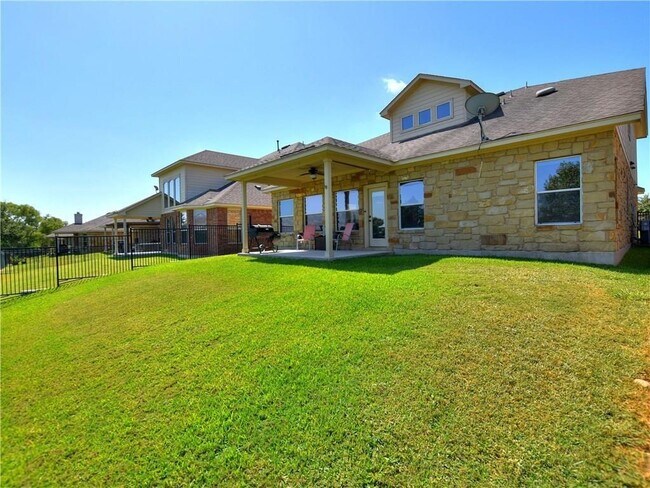 Building Photo - 1802 Greenside Trail