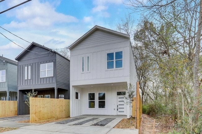 Building Photo - 1213 Dewalt St