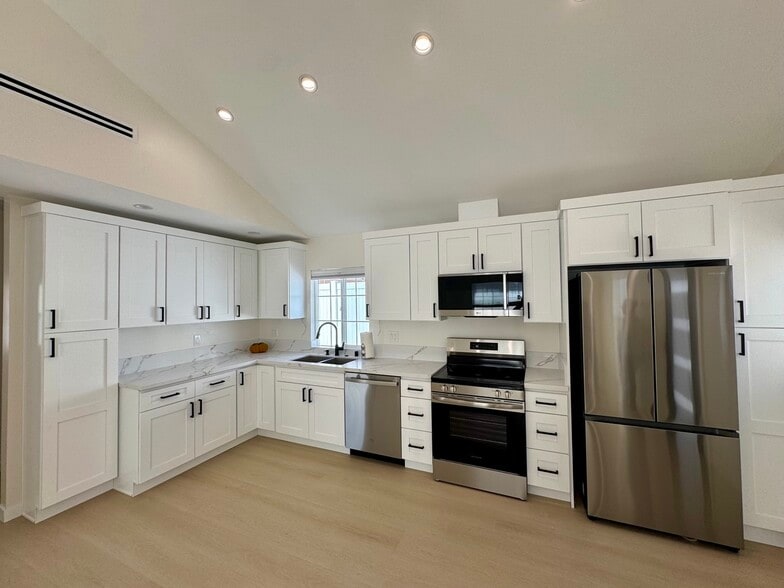 Building Photo - 8980 Oswego St