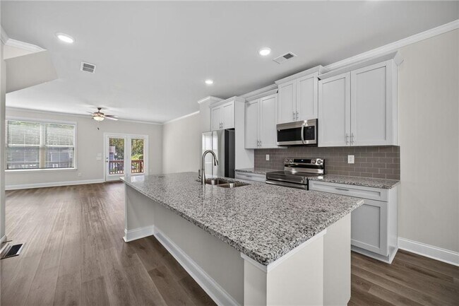 Building Photo - 523 Fundao Ln