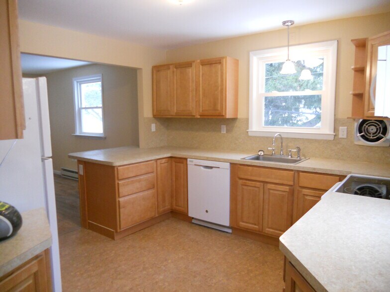 Building Photo - 2037 Terrace Drive