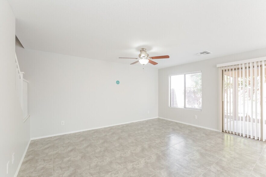 Building Photo - 12456 W Mandalay Ln