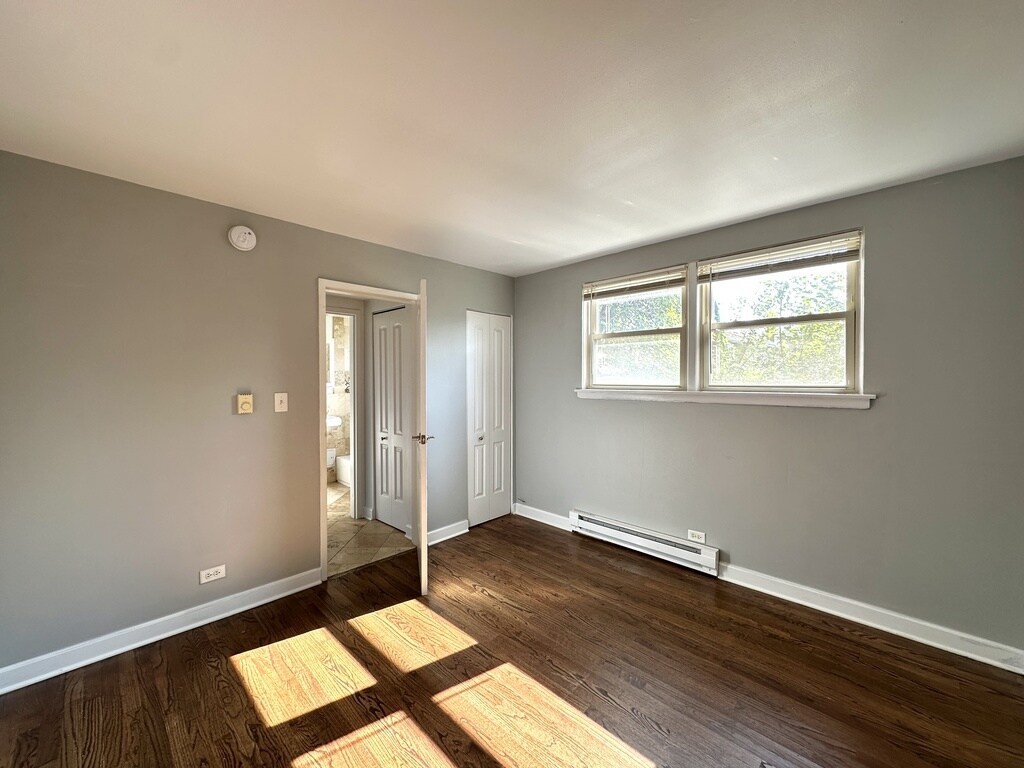 Building Photo - 7628 N Milwaukee Ave