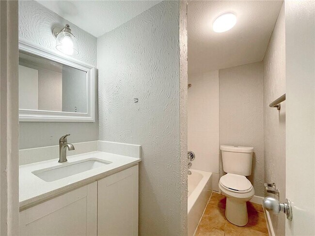 Building Photo - 1600 West Ave