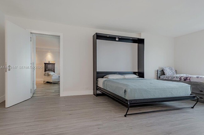 Building Photo - 2301 Collins Ave