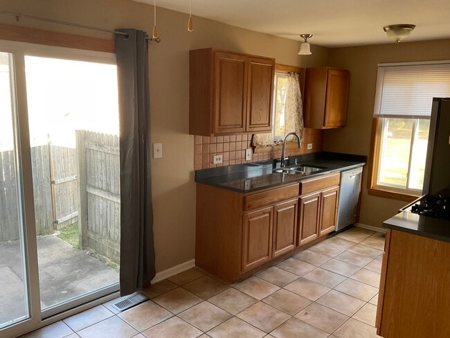 Building Photo - 1066 Foxworth Blvd