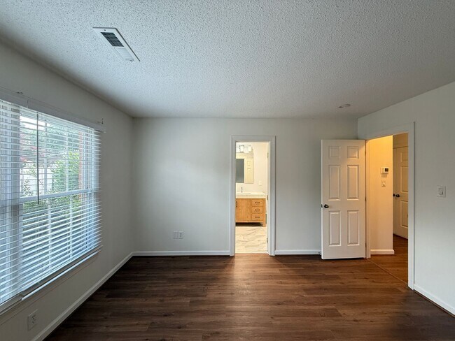 Building Photo - 970 Lytchfield Pl