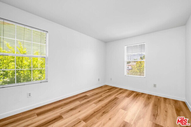 Building Photo - 10645 Chiquita St
