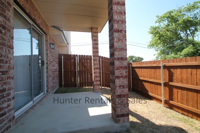 Building Photo - Immaculate Harker Heights 3 Bedroom