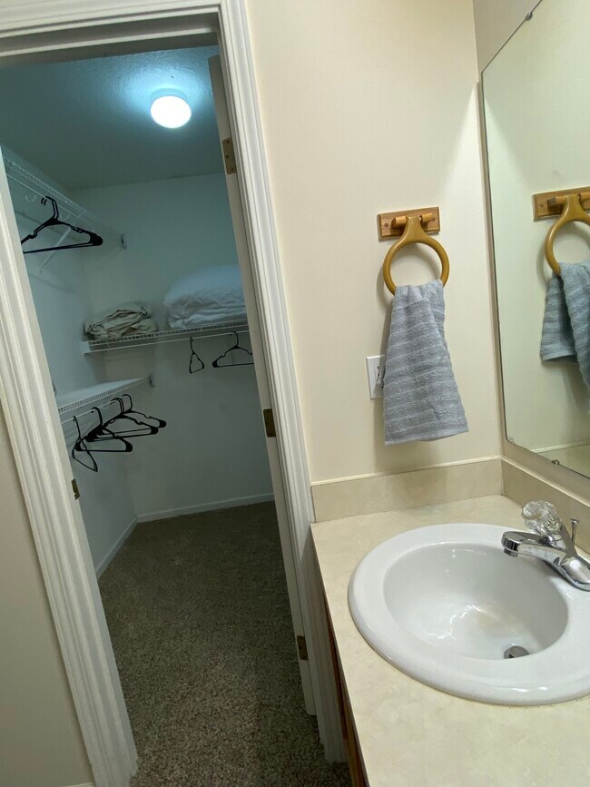 Building Photo - 1511 Legend Trail Dr