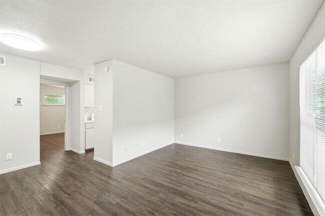 Building Photo - 2319 Greenfield Pkwy