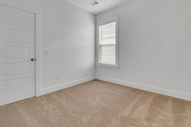 Building Photo - 110 Crimson St