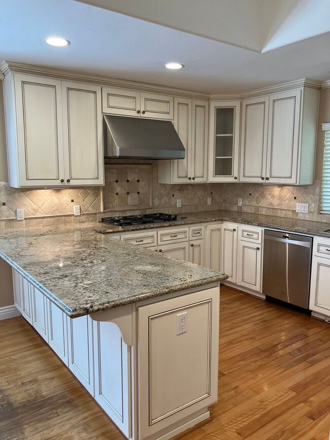 Building Photo - Charming Willow Glen Retreat – 3BR/2BA Jus...