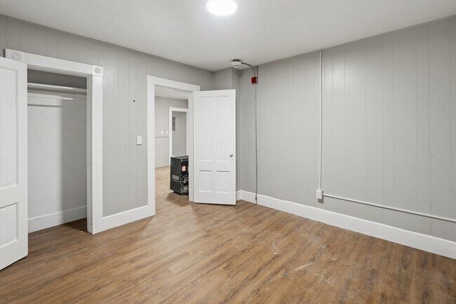 Building Photo - 44 Pratt St