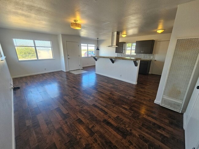 Building Photo - 2 Bedroom 1 Bathroom Home for Rent in Corning!