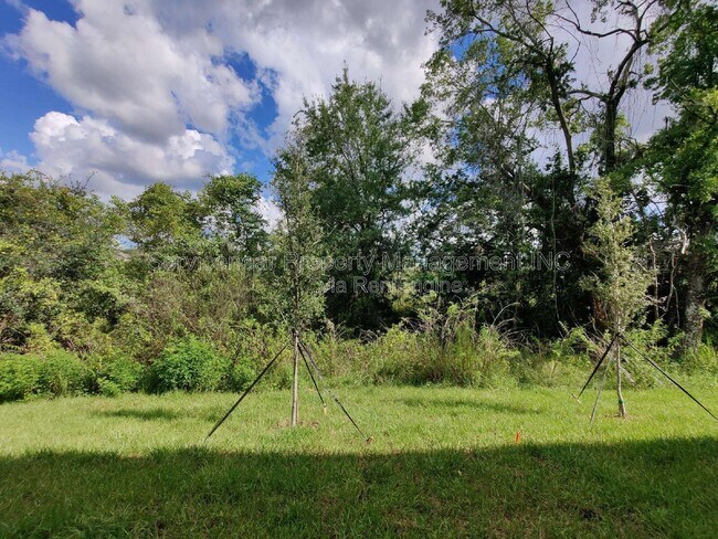 Building Photo - 23264 Willow Glen Way