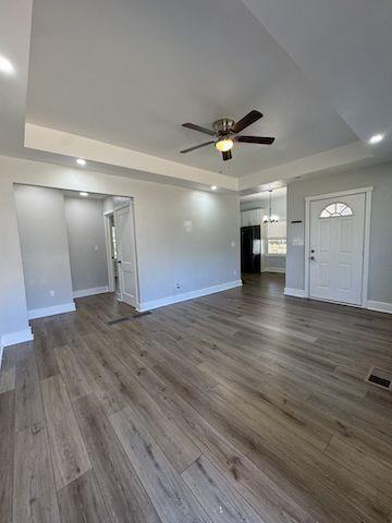 Building Photo - 1946 Hazelwood Dr SE