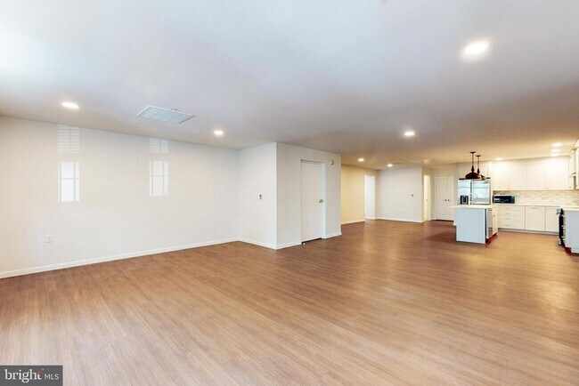 Building Photo - 210 E Boscawen St