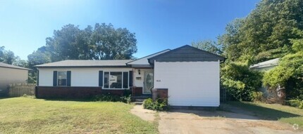 Building Photo - Cozy Broken Arrow Home