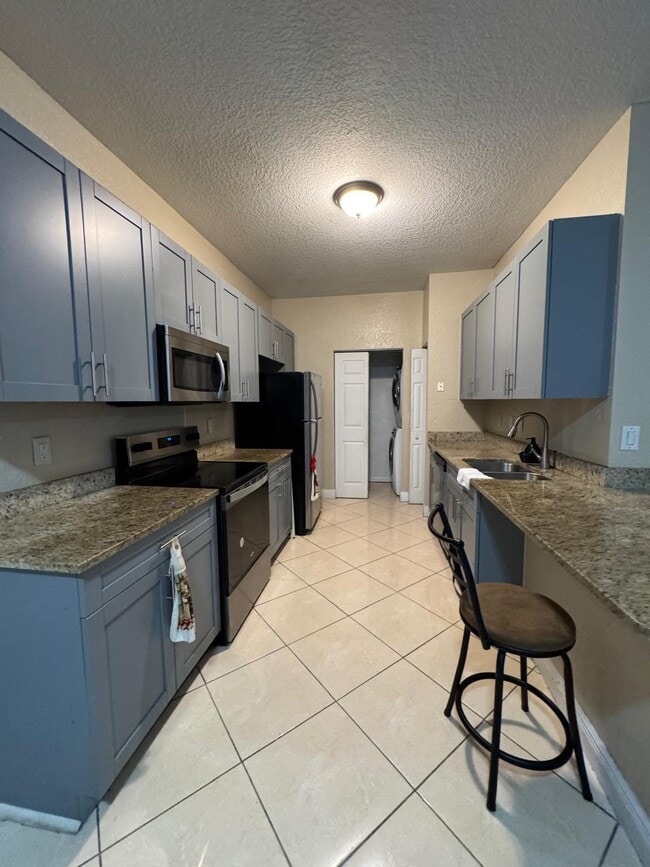 Building Photo - 3549 Forest Hill Blvd