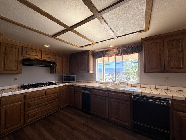 Building Photo - Acton 4 bedroom on Dirt Road