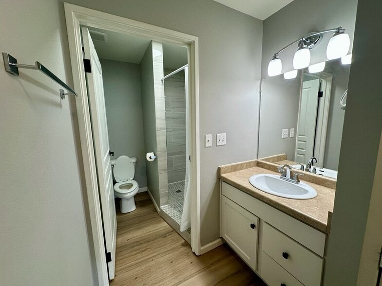 MASTER SUITE BATHROOM - 12765 W Hampton Ave