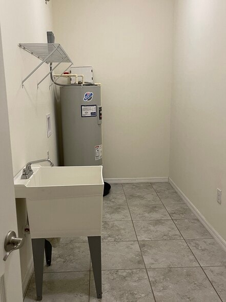 Laundry room - 24484 Zephyr Ct