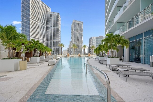 Building Photo - 200 Biscayne Blvd Way
