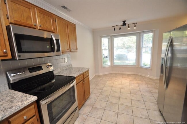 Building Photo - 240 Beechtree Dr