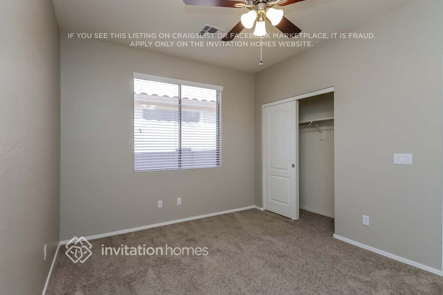 Building Photo - 155 E Canary Ct