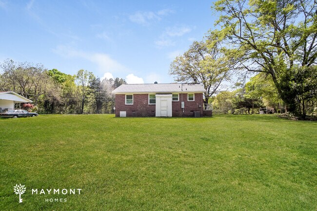 Building Photo - Charming Home in Spartanburg!