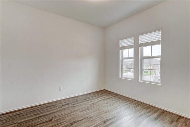 Building Photo - 5829 Bellissima Way
