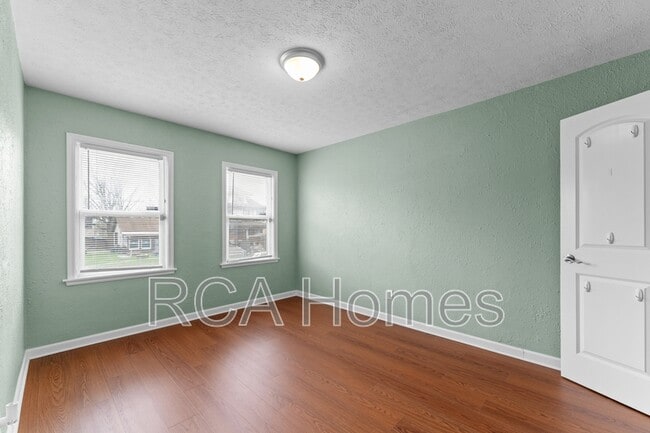 Building Photo - 3202 Ruckle St