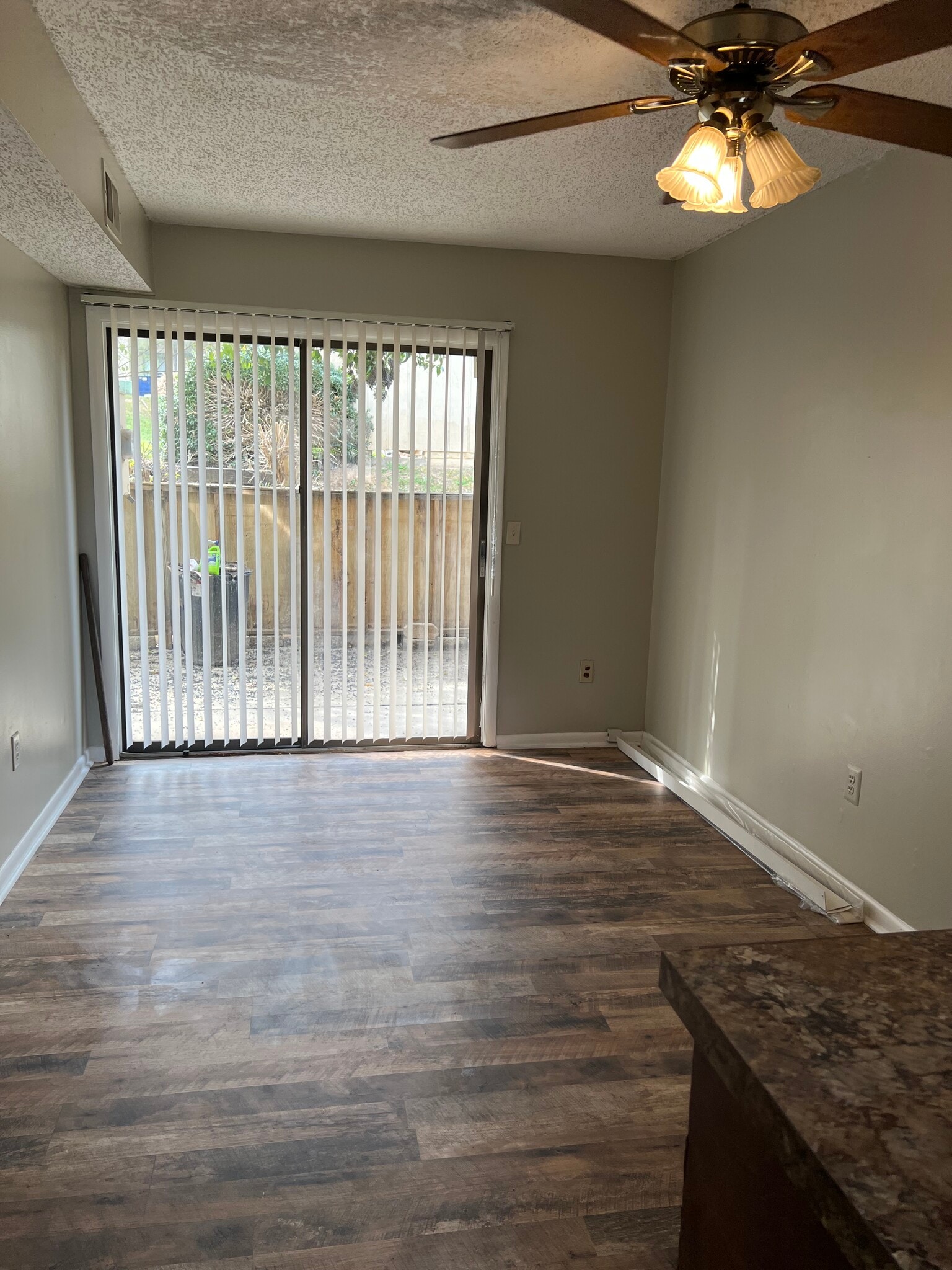 Dining room - 537 Hickory Hill Dr