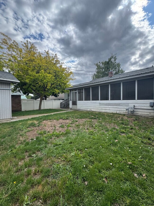 Building Photo - Charming 3 Bed Rental in Prime Location