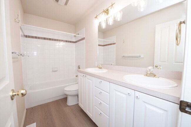Building Photo - 5423 Cape Seville Dr
