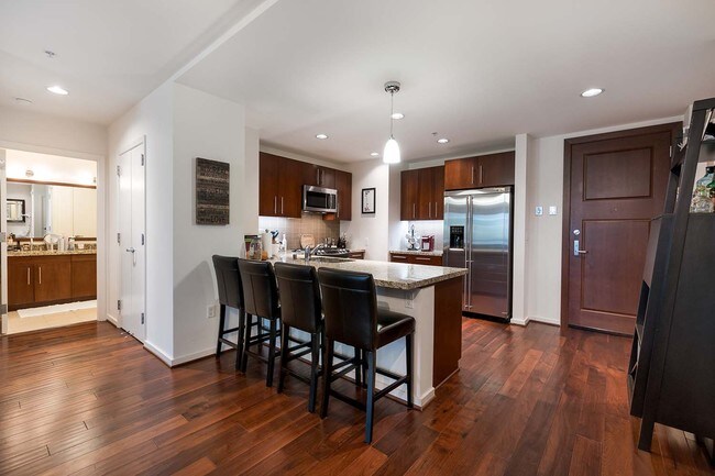 Building Photo - Luxury Condo at Park Terrace