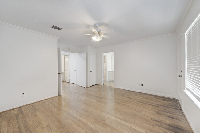 Building Photo - 42 N Timber Top Dr