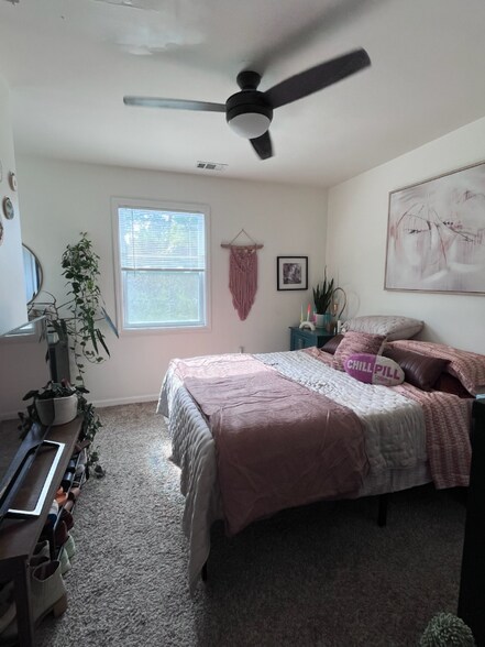 Building Photo - 1200 E 37th St