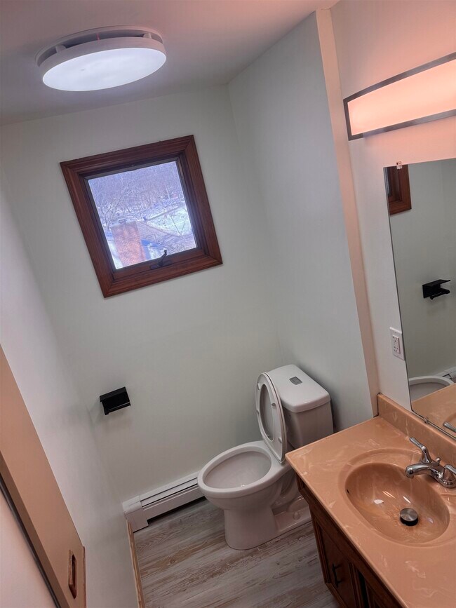 Building Photo - 66 Beaver St