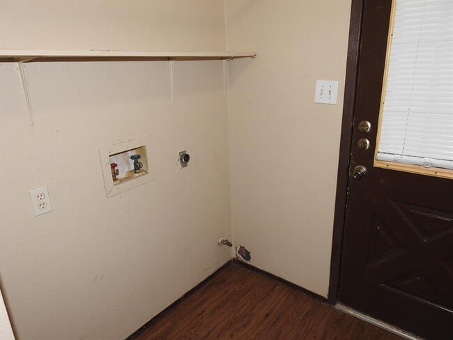 Building Photo - 12402 Deer Falls Dr